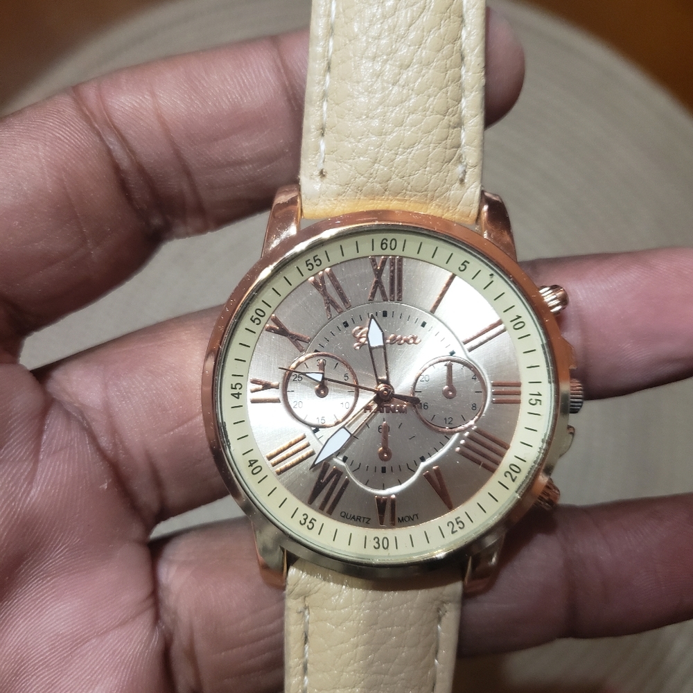 Wrist Watch - Picture 3 of 3